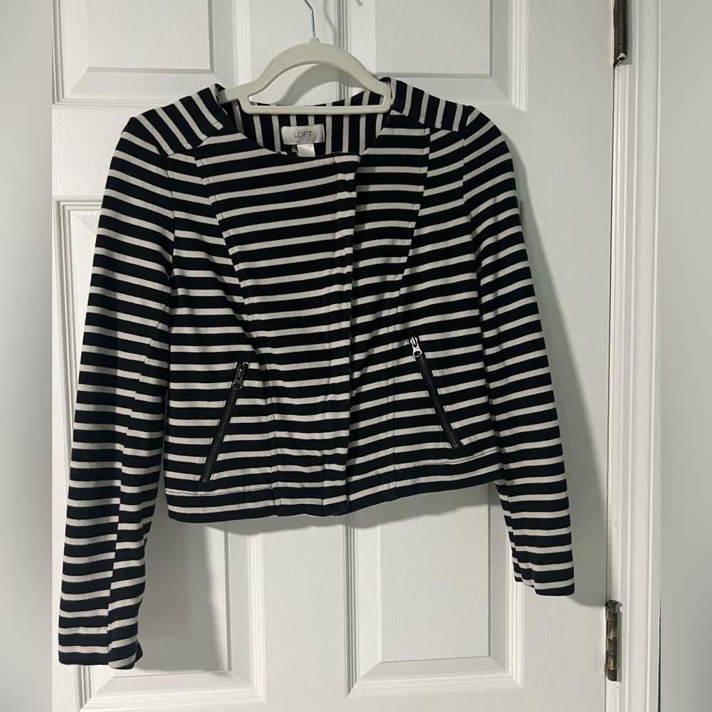 LOFT Black & cream cropped jacket